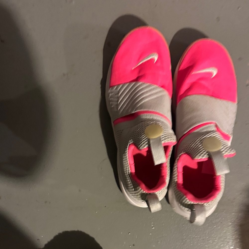 Nike Kids Sneakers in Pink and Gray